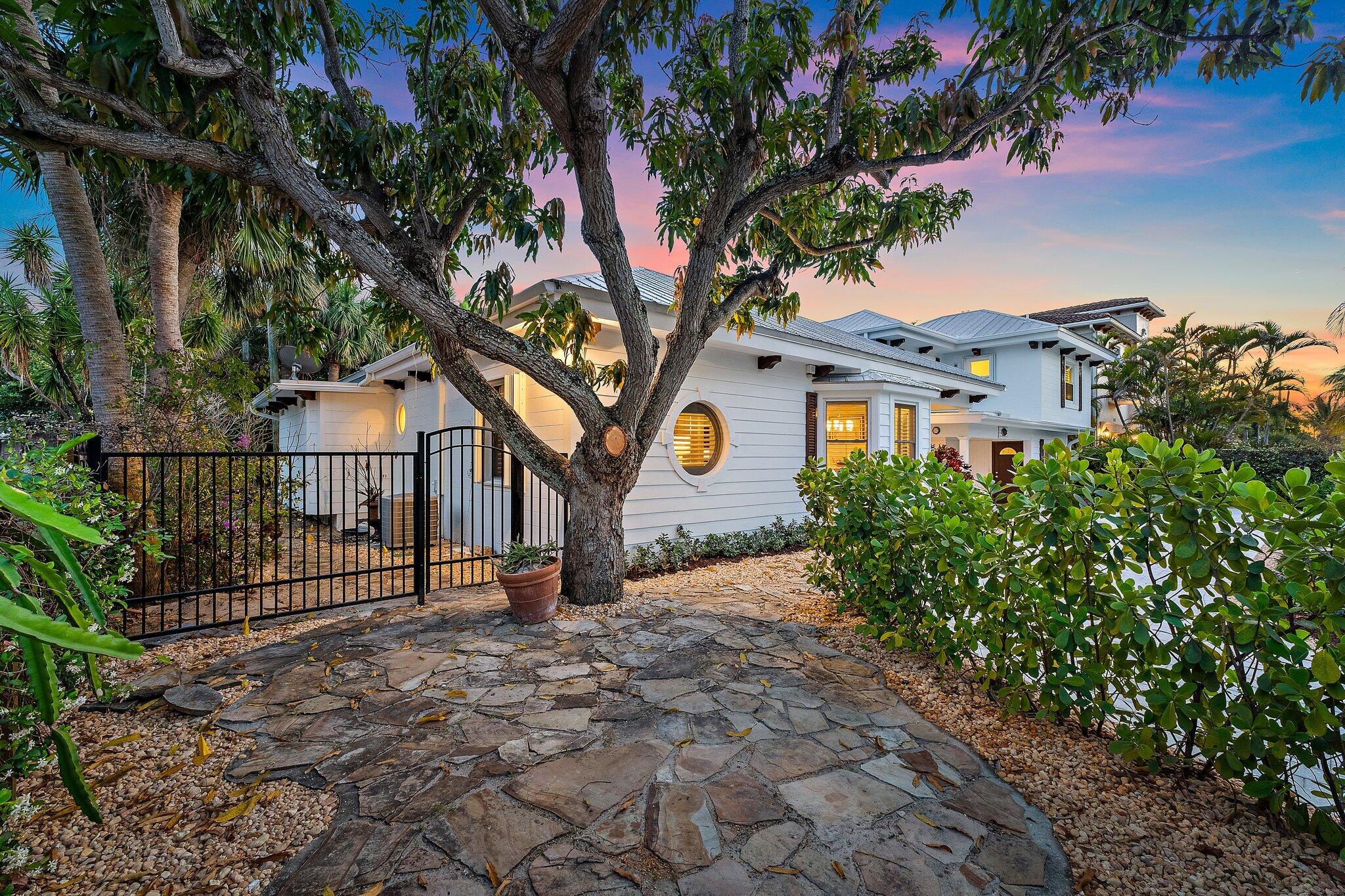 218 Avila Road West Palm Beach, FL 33405 - Photo 5 of 131 005-218AvilaRd-WestPalmBeach-SMALL