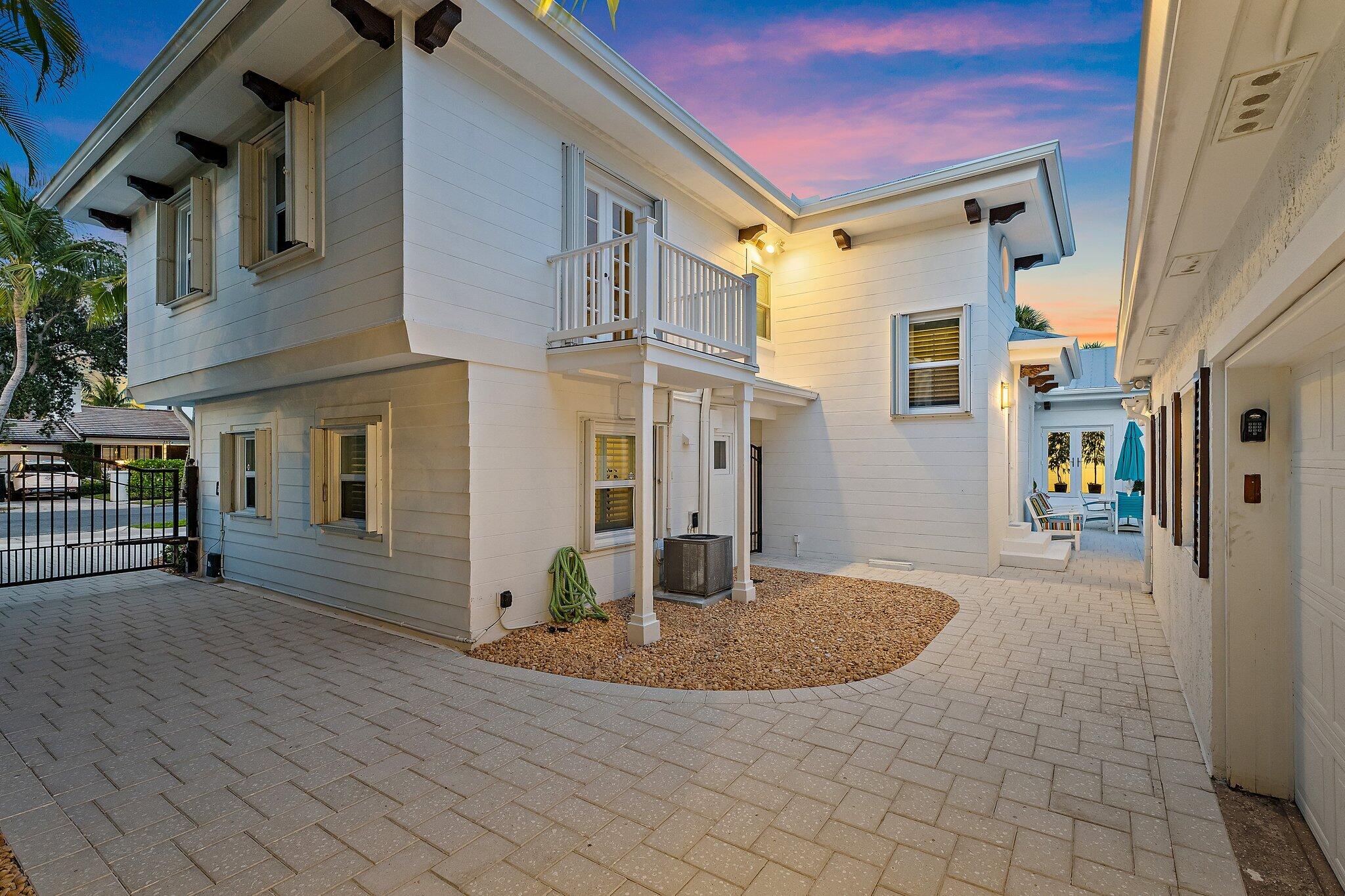 218 Avila Road West Palm Beach, FL 33405 - Photo 8 of 131 008-218AvilaRd-WestPalmBeach-SMALL