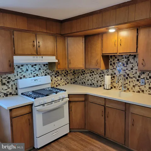 $1,950 | 23 North York Road, Unit 21, Willow Grove, PA 19090