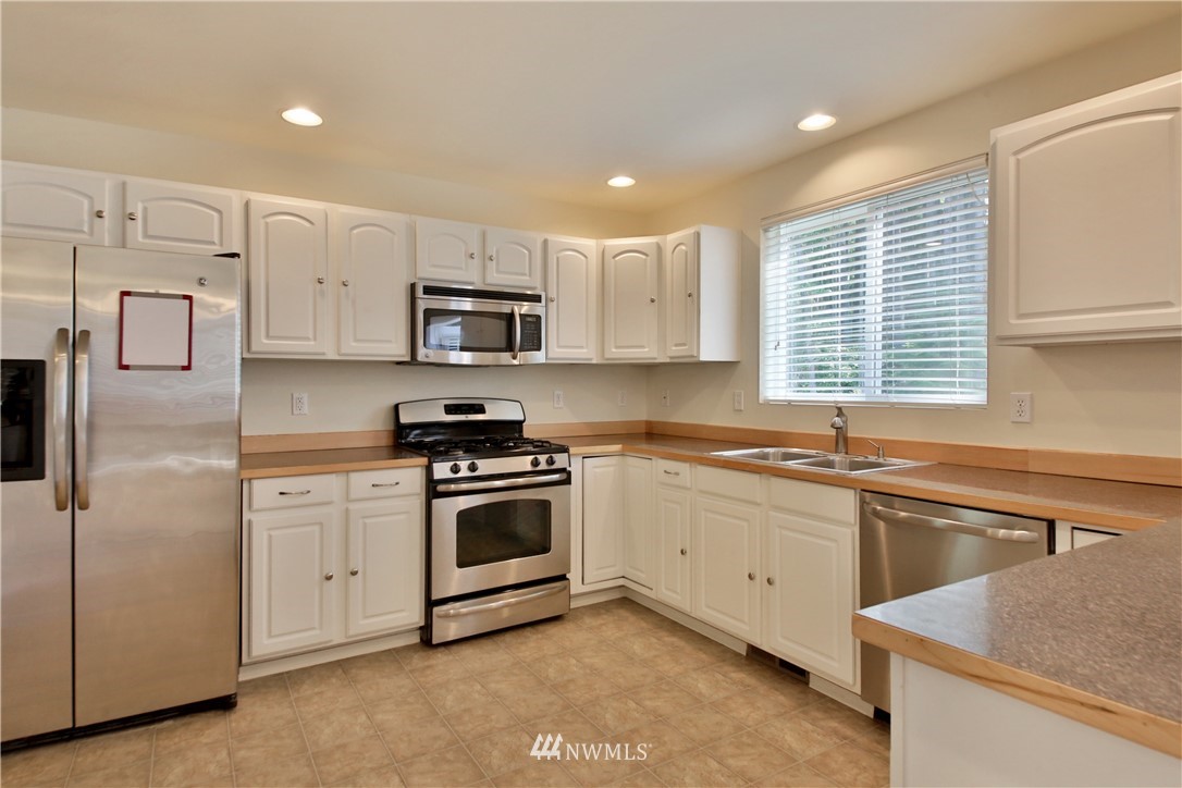 4104 Timberline Road Clinton, WA 98236 - Photo 6 of 25 Gallery Image 6