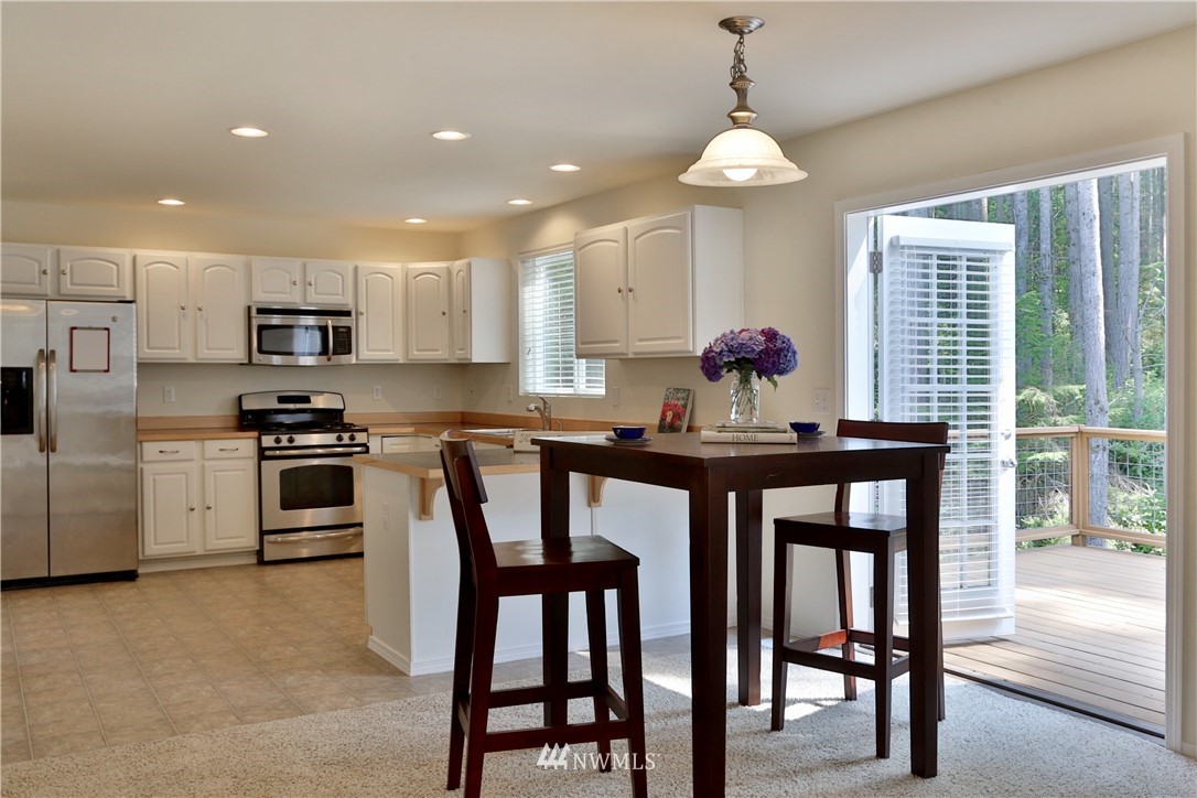 4104 Timberline Road Clinton, WA 98236 - Photo 7 of 25 Gallery Image 7