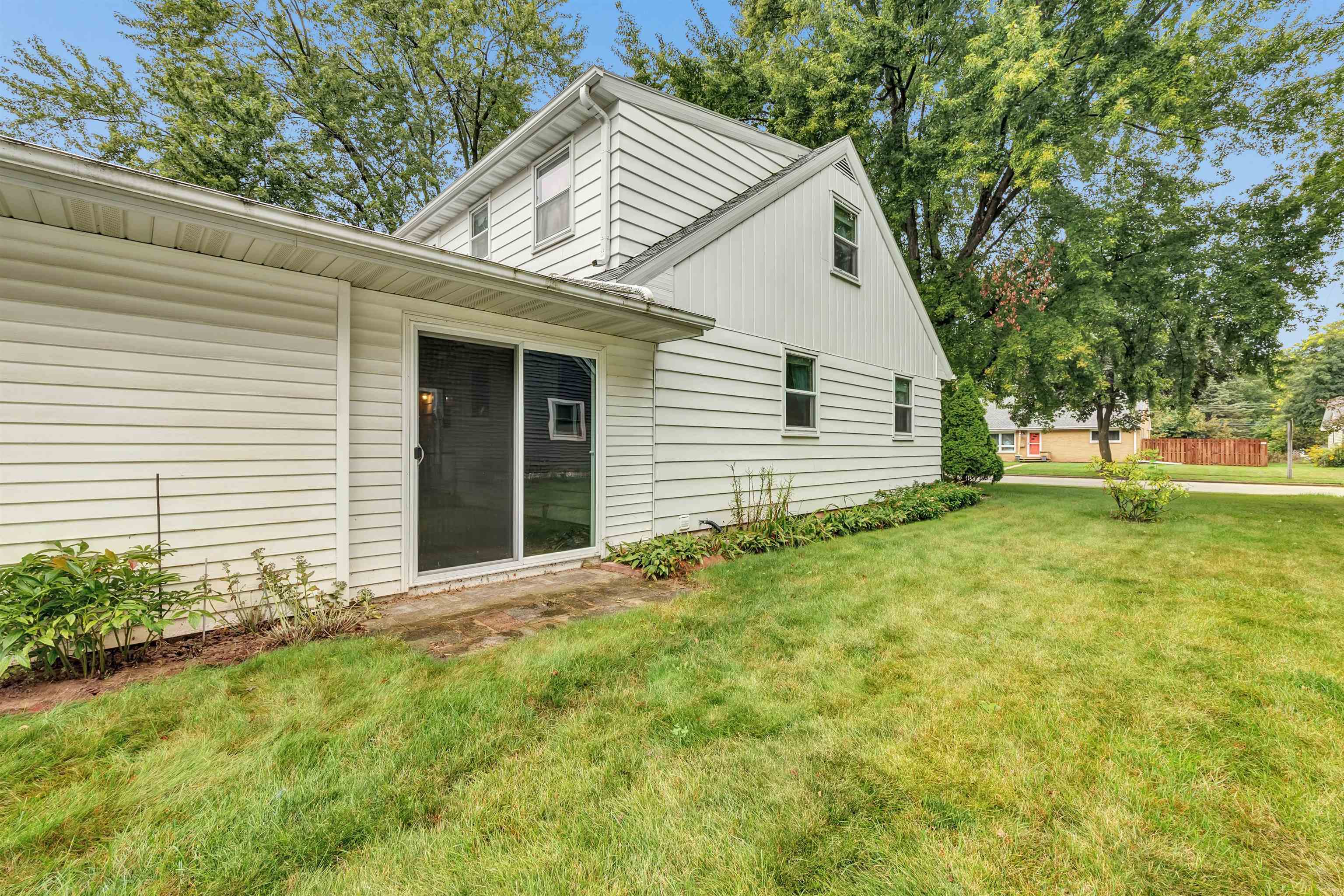 427 Apollo Way De Pere, WI 54115 - Photo 22 of 32 Gallery Image 22
