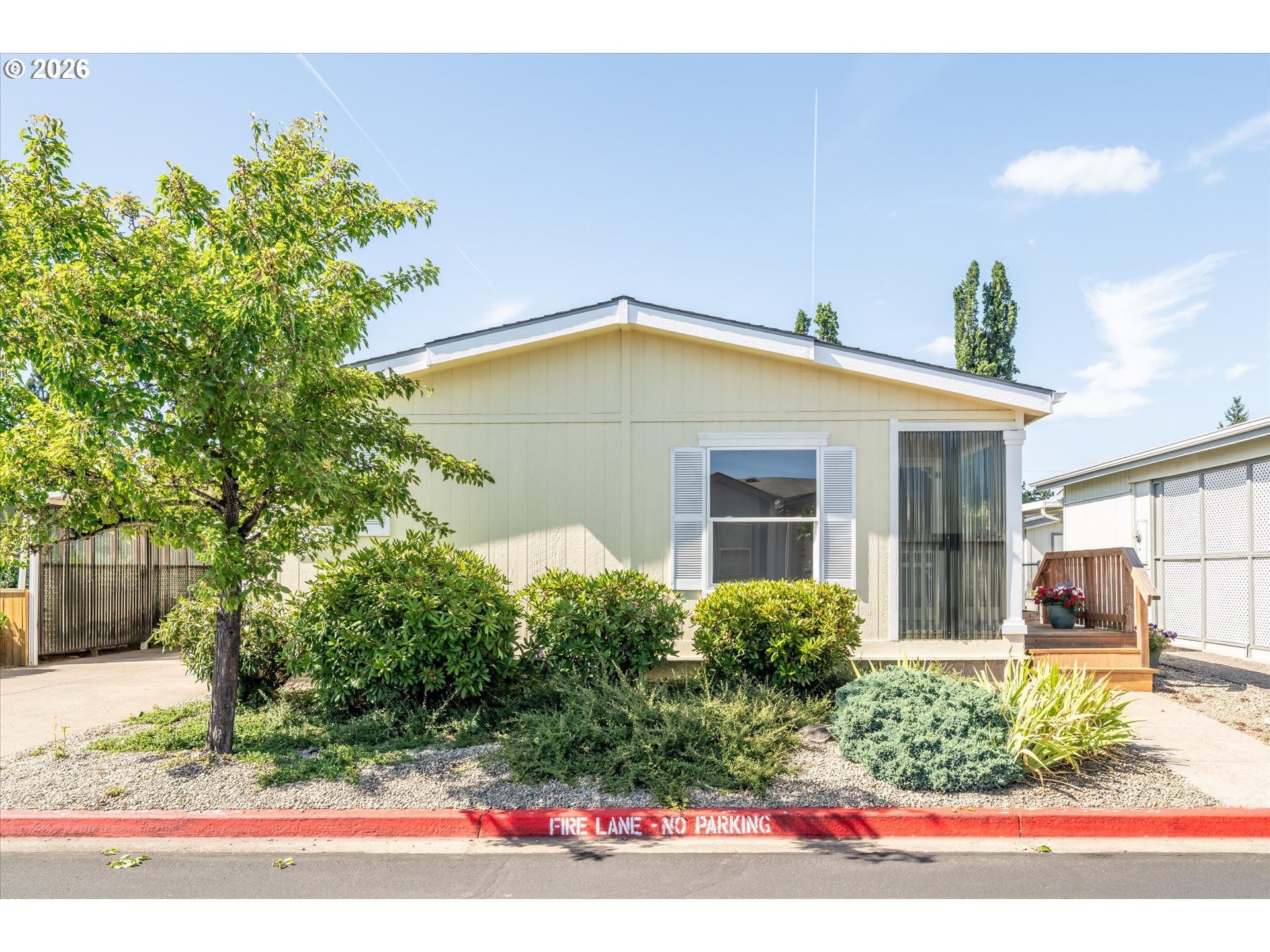 2242 Maia Loop Springfield, OR 97477 - Photo 5 of 32