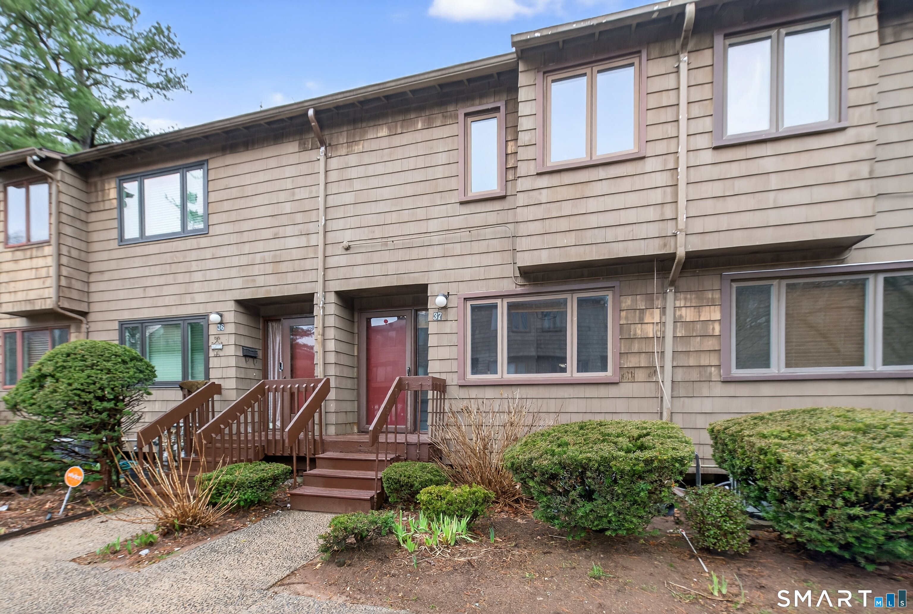 37 Towne House Road, Unit 37 Hamden, CT 06514 - Photo 1 of 1 Gallery Image 1