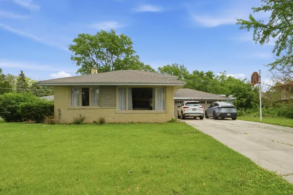 $2,800 | 12519 South Menard Avenue, Palos Heights, IL 60463