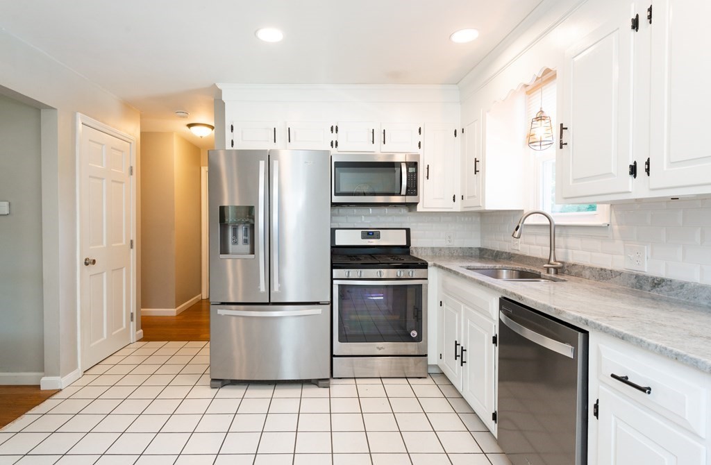 31 Harris Road Lynn, MA 01904 - Photo 17 of 42 Gallery Image 17
