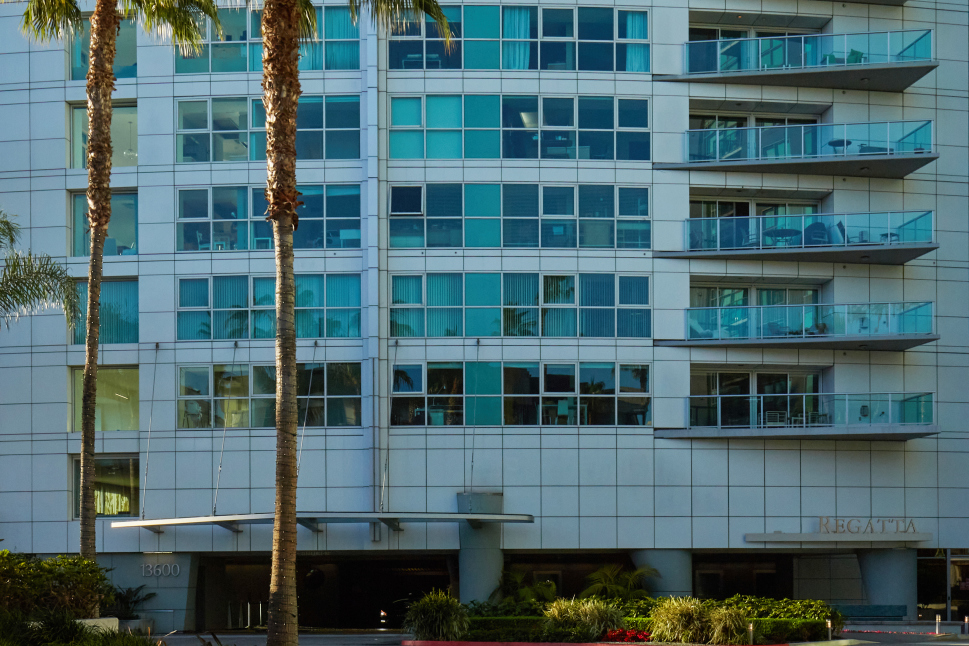 Regatta 13600 Marina Pointe Dr, Marina del Rey, CA 90292 - Photo 2 of 2