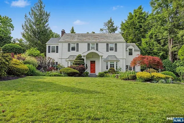 $1,350,000 | 109 Windsor Road, Tenafly, NJ 07670