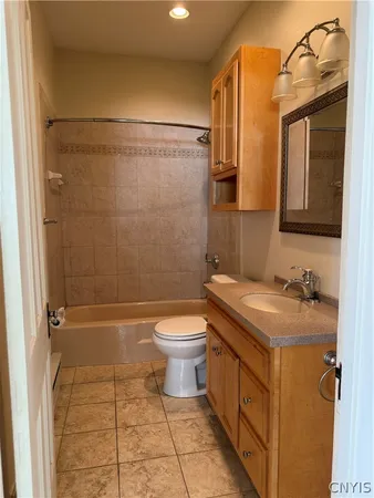 $1,295 | 137 South Peterboro Street, Lenox, NY 13032