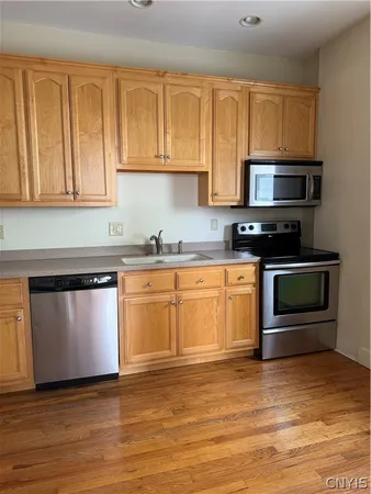 $1,295 | 137 South Peterboro Street, Lenox, NY 13032