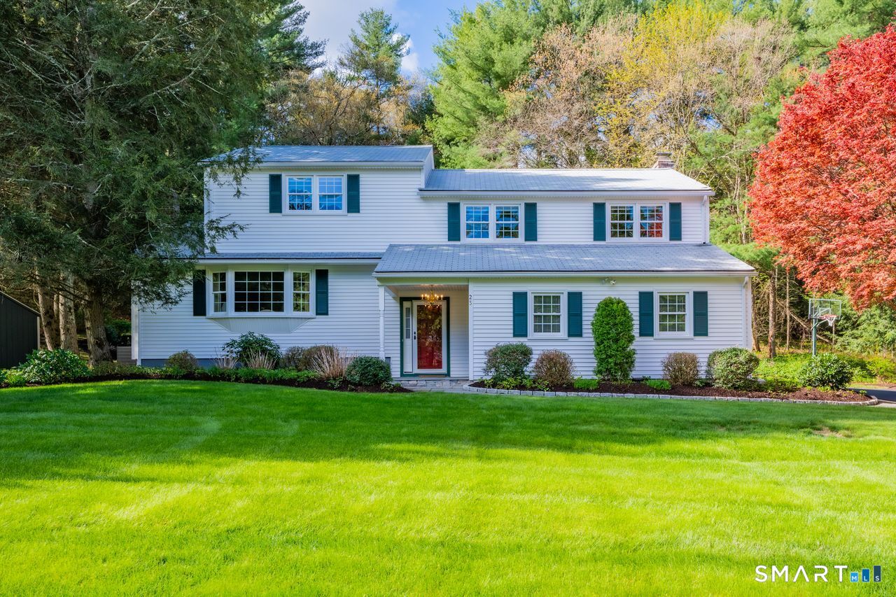 23 Banks Road Simsbury, CT 06092 - Photo 1 of 32