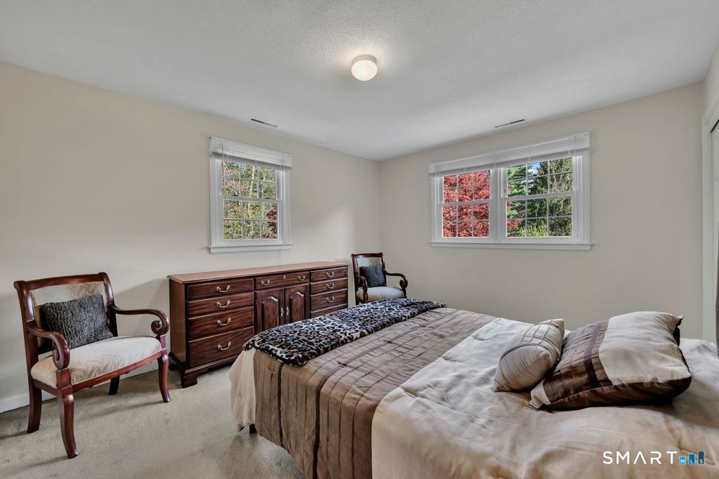 23 Banks Road Simsbury, CT 06092 - Photo 22 of 32