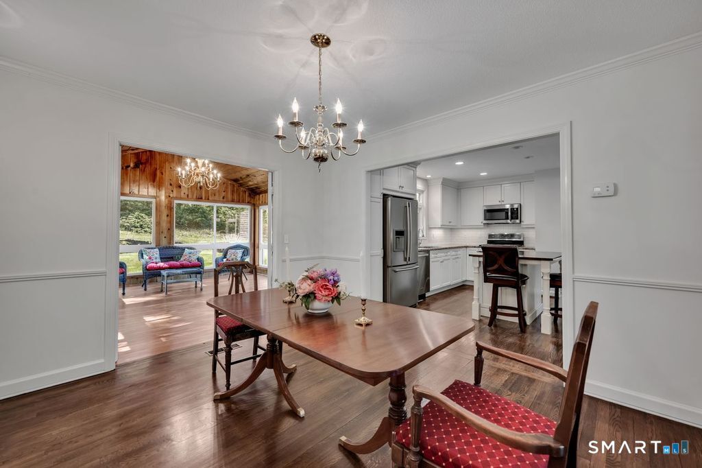 23 Banks Road Simsbury, CT 06092 - Photo 6 of 32