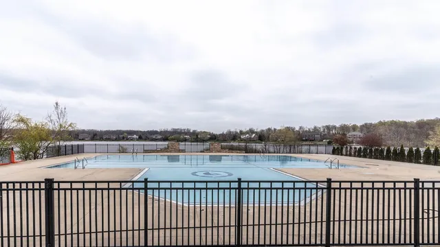 $3,850 | 49609 Timber Trail, Novi, MI 48374