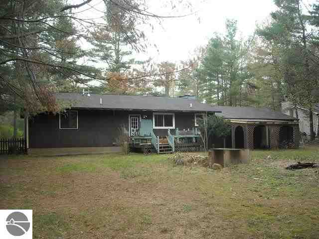 10694 Wildwood Road Interlochen, MI 49643 - Photo 4 of 22 1746975-3.JPG