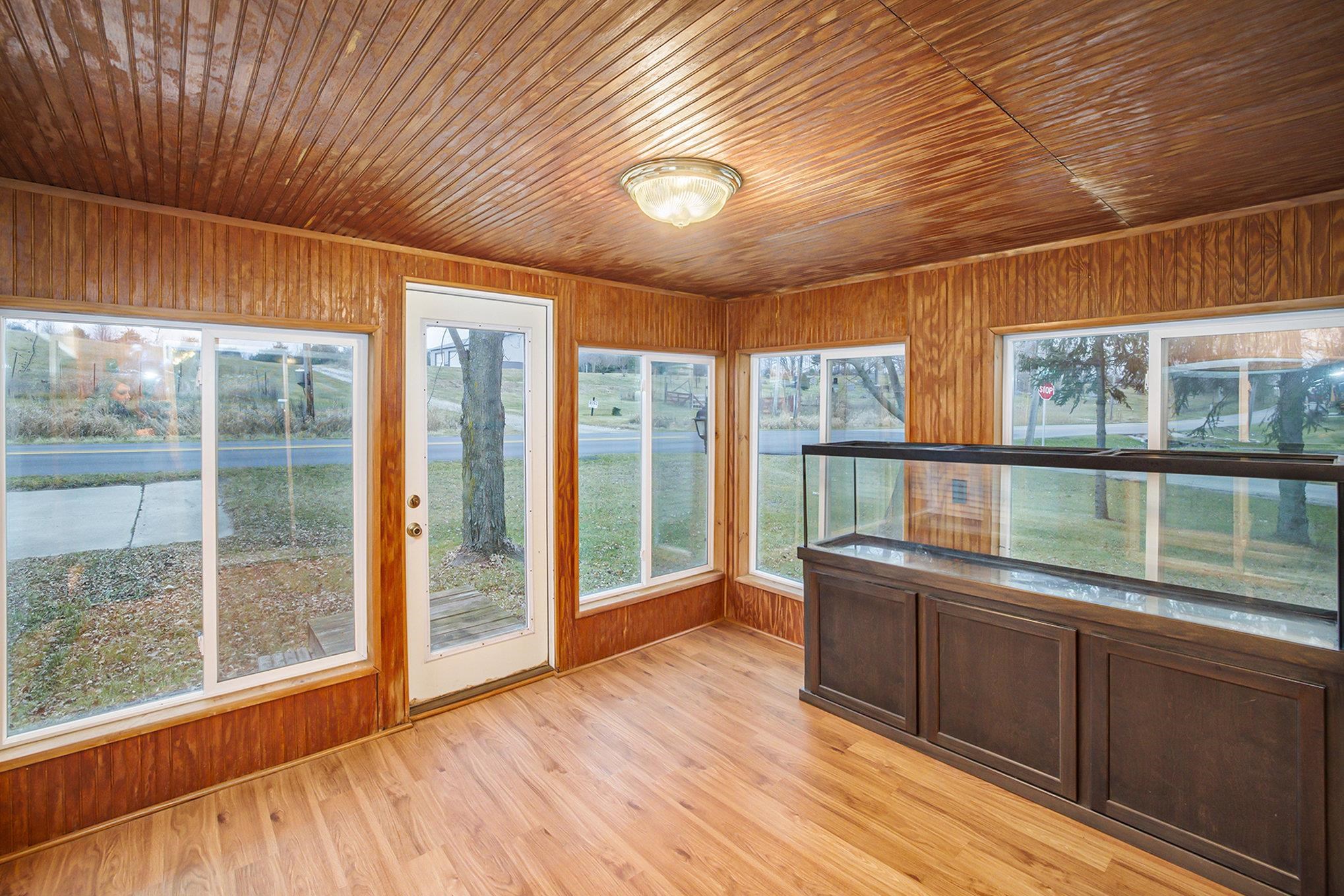 8378 East Hatchery Road Syracuse, IN 46567 - Photo 11 of 27 Gallery Image 11