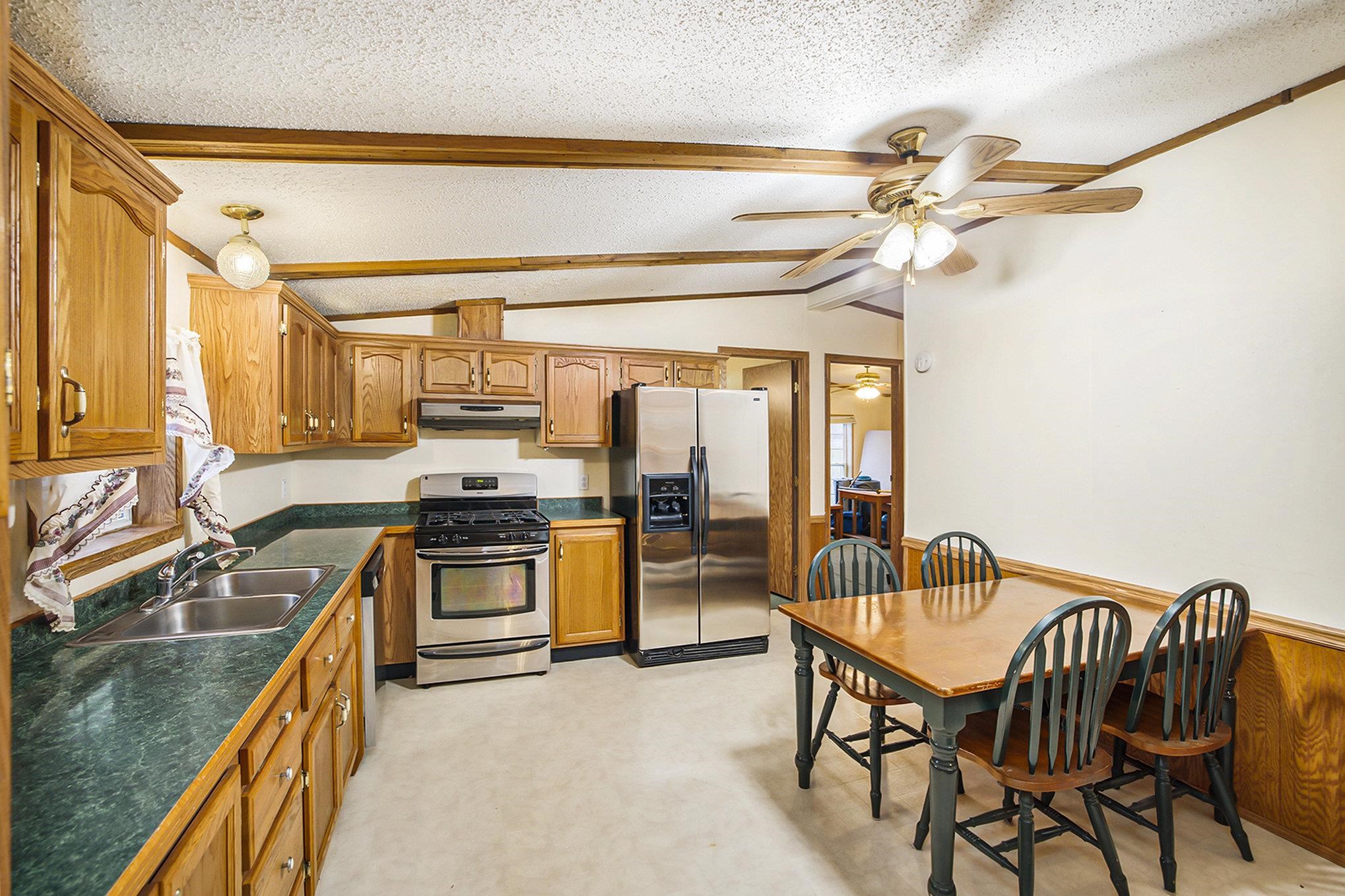 8378 East Hatchery Road Syracuse, IN 46567 - Photo 12 of 27 Gallery Image 12