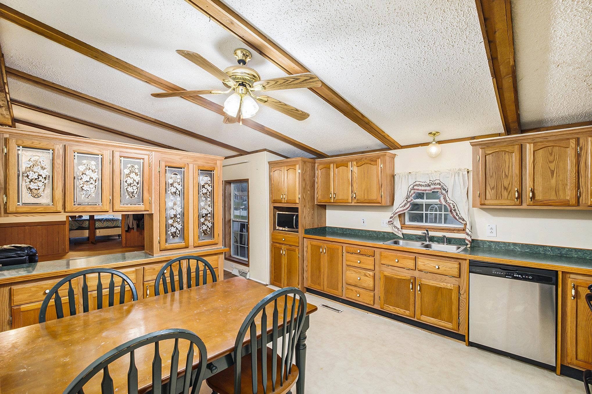 8378 East Hatchery Road Syracuse, IN 46567 - Photo 13 of 27 Gallery Image 13