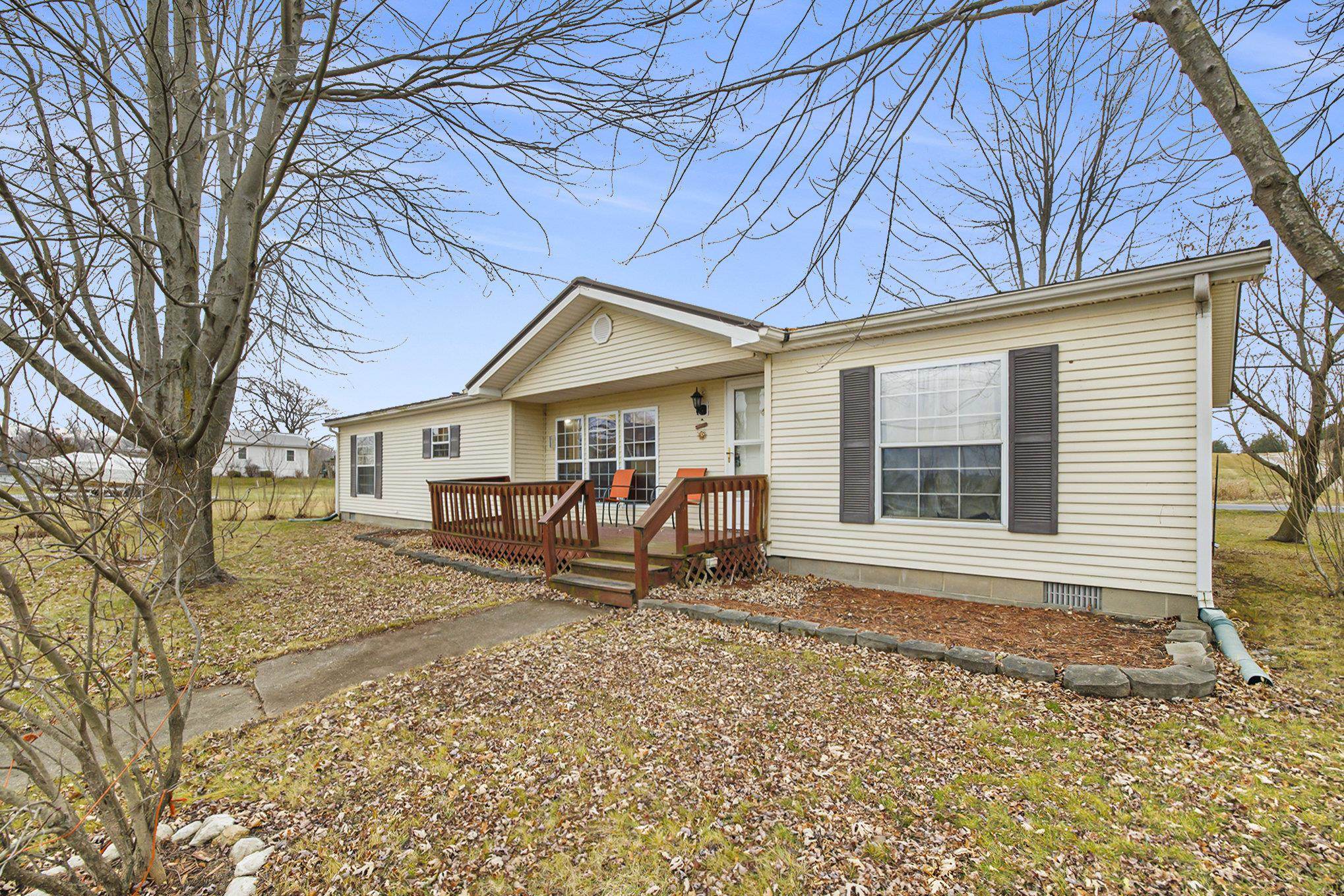 8378 East Hatchery Road Syracuse, IN 46567 - Photo 6 of 27 Gallery Image 6