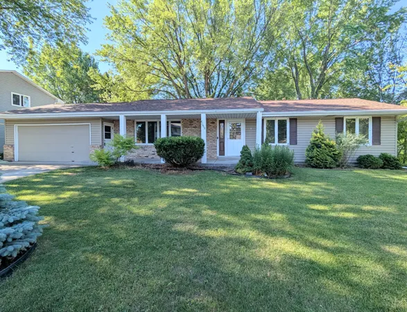 $2,595 | 6065 Oakwood Road, Woodbury, MN 55125