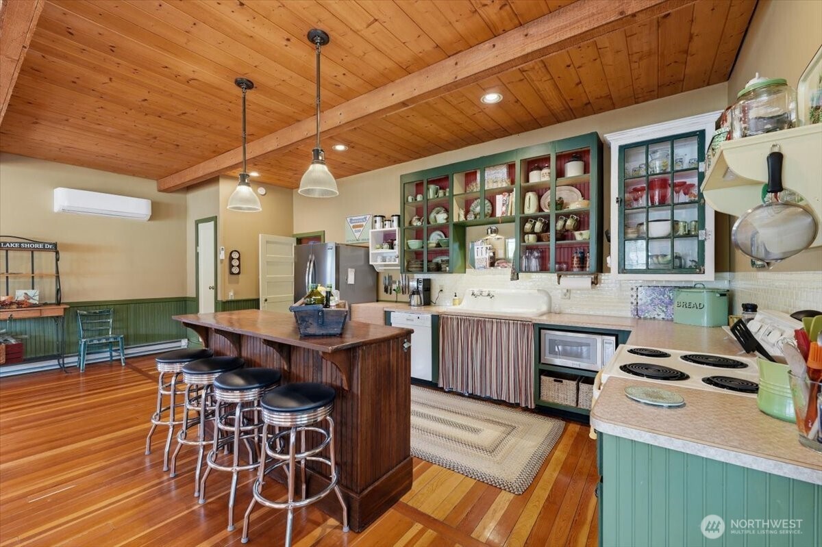 15137 South Lakeshore Road Chelan, WA 98816 - Photo 25 of 40