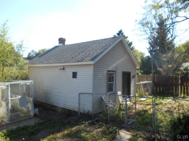 4236 Clover Hollow Road Slatington, PA 18080 - Photo 5 of 16 Dog grooming building with separate electric, wate
