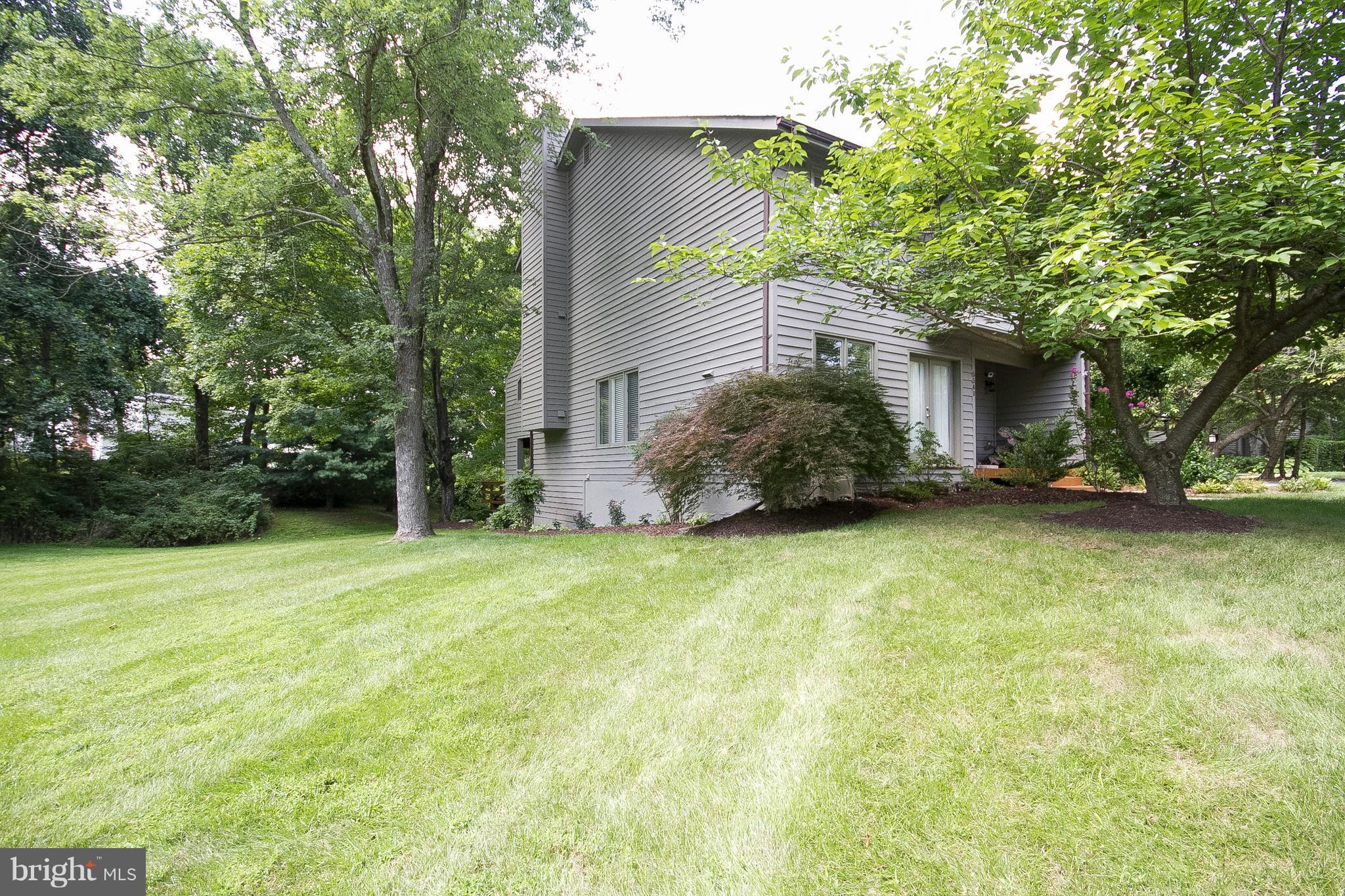 5541 Suffield Court Columbia, MD 21044 - Photo 28 of 30 Side yard