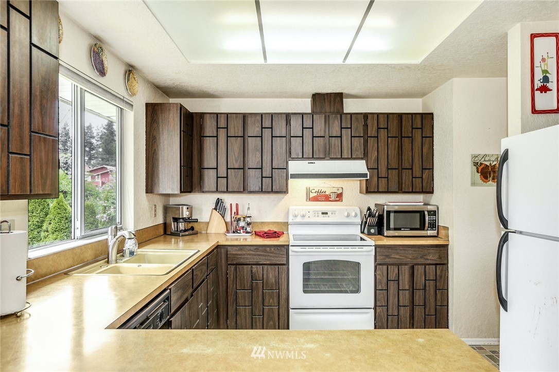 4710 237th Place Southeast Bothell, WA 98021 - Photo 10 of 30 Gallery Image 10