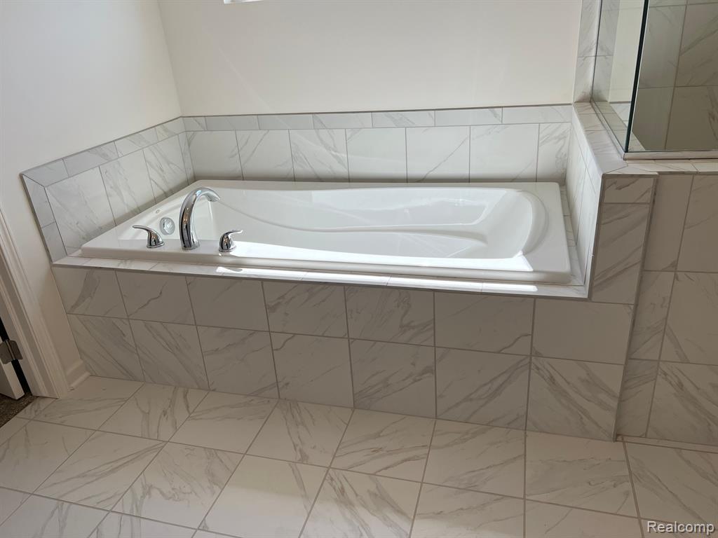 22649 Novi Road Novi, MI 48375 - Photo 61 of 66 Gallery Image 61