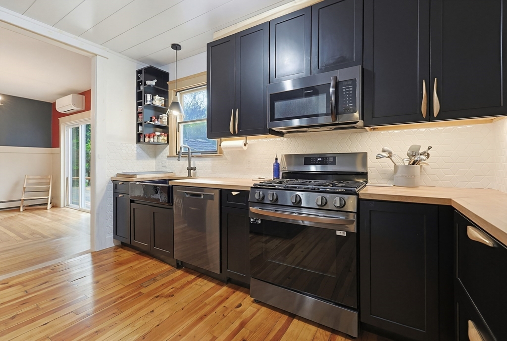 129 Cross Road Westport, MA 02790 - Photo 11 of 42