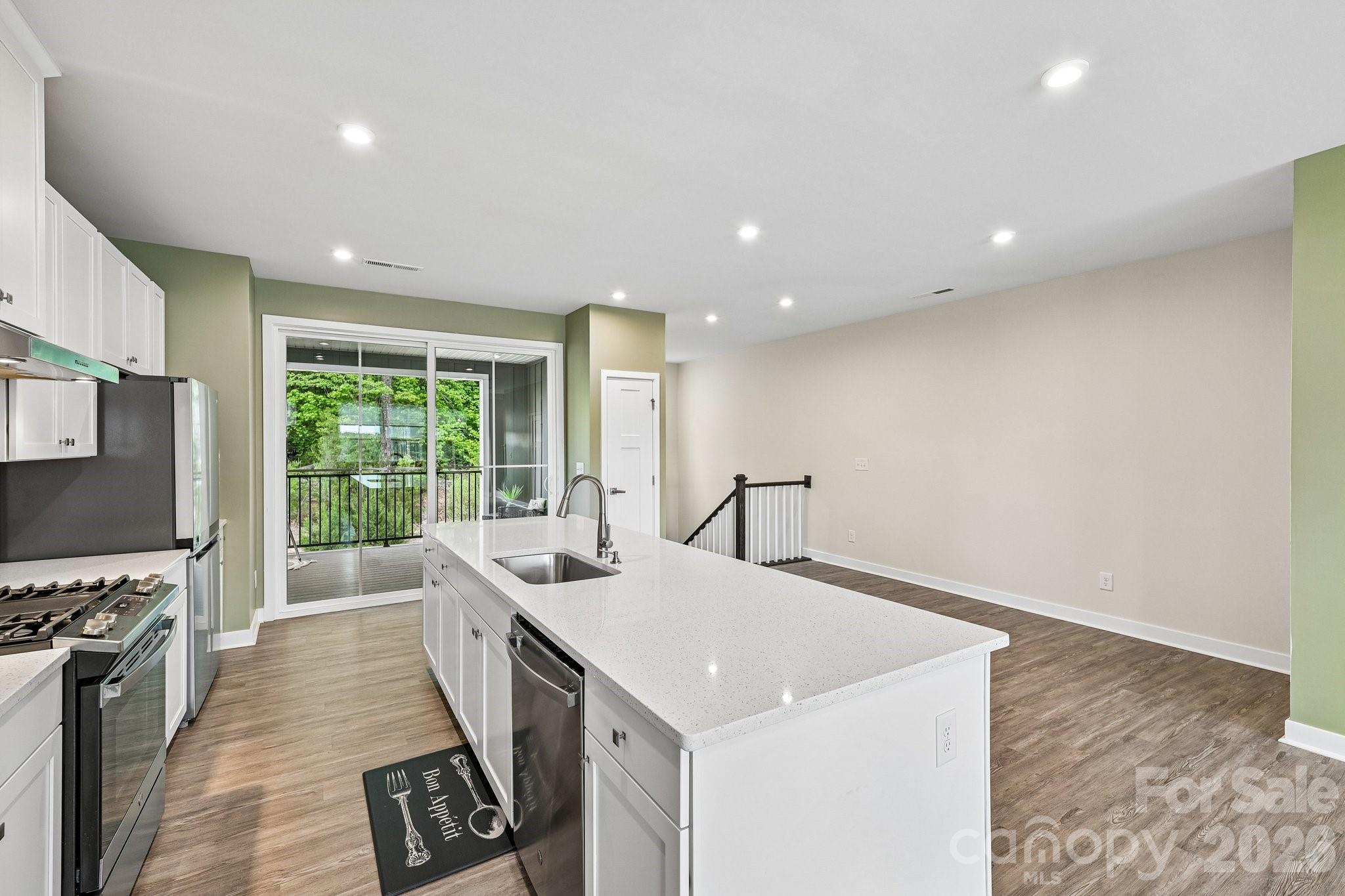 957 Portrush Lane Tega Cay, SC 29708 - Photo 7 of 39