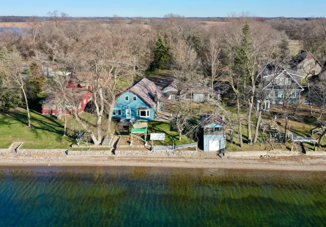 $1,300,000 | 14160 Indian Beach Road, Spicer, MN 56288