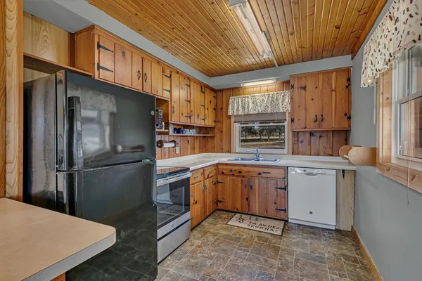 $1,300,000 | 14160 Indian Beach Road, Spicer, MN 56288