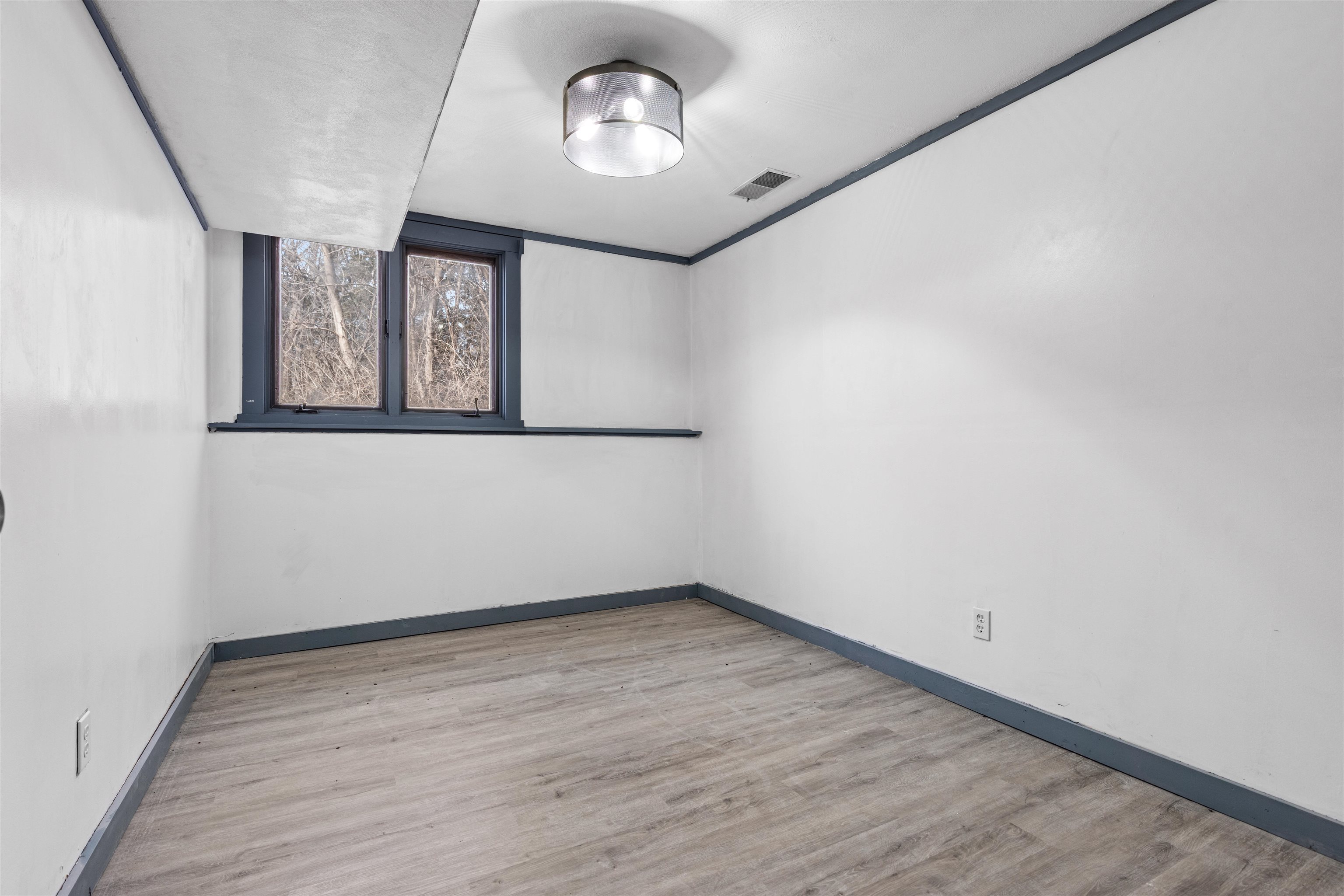 7010 Prairie Hill Road South Beloit, IL 61080 - Photo 15 of 21 wooden floor in an empty room