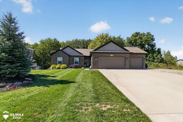 $464,900 | 8308 Peninsula Circle, Grand Blanc, MI 48439