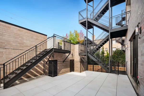 $1,725,000 | 3617 North Magnolia Avenue, Unit 1, Chicago, IL 60613
