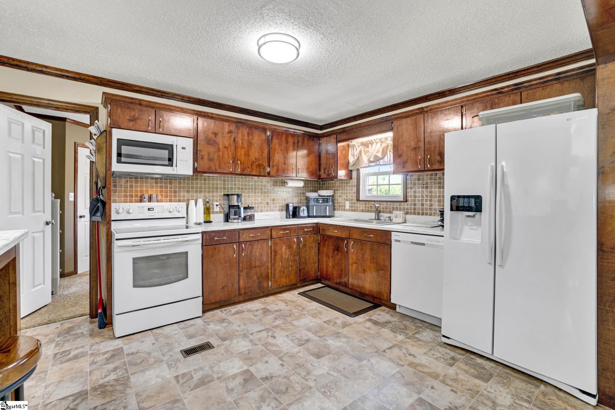 82 Laredo Drive Gray Court, SC 29645 - Photo 11 of 50