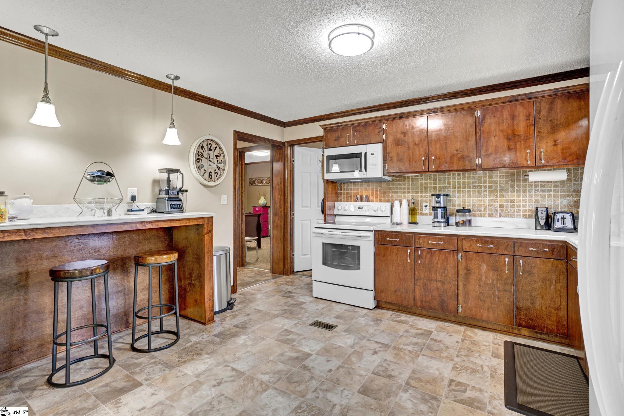 82 Laredo Drive Gray Court, SC 29645 - Photo 10 of 50