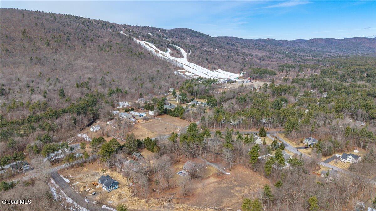 17-751 Corinth Rd-17