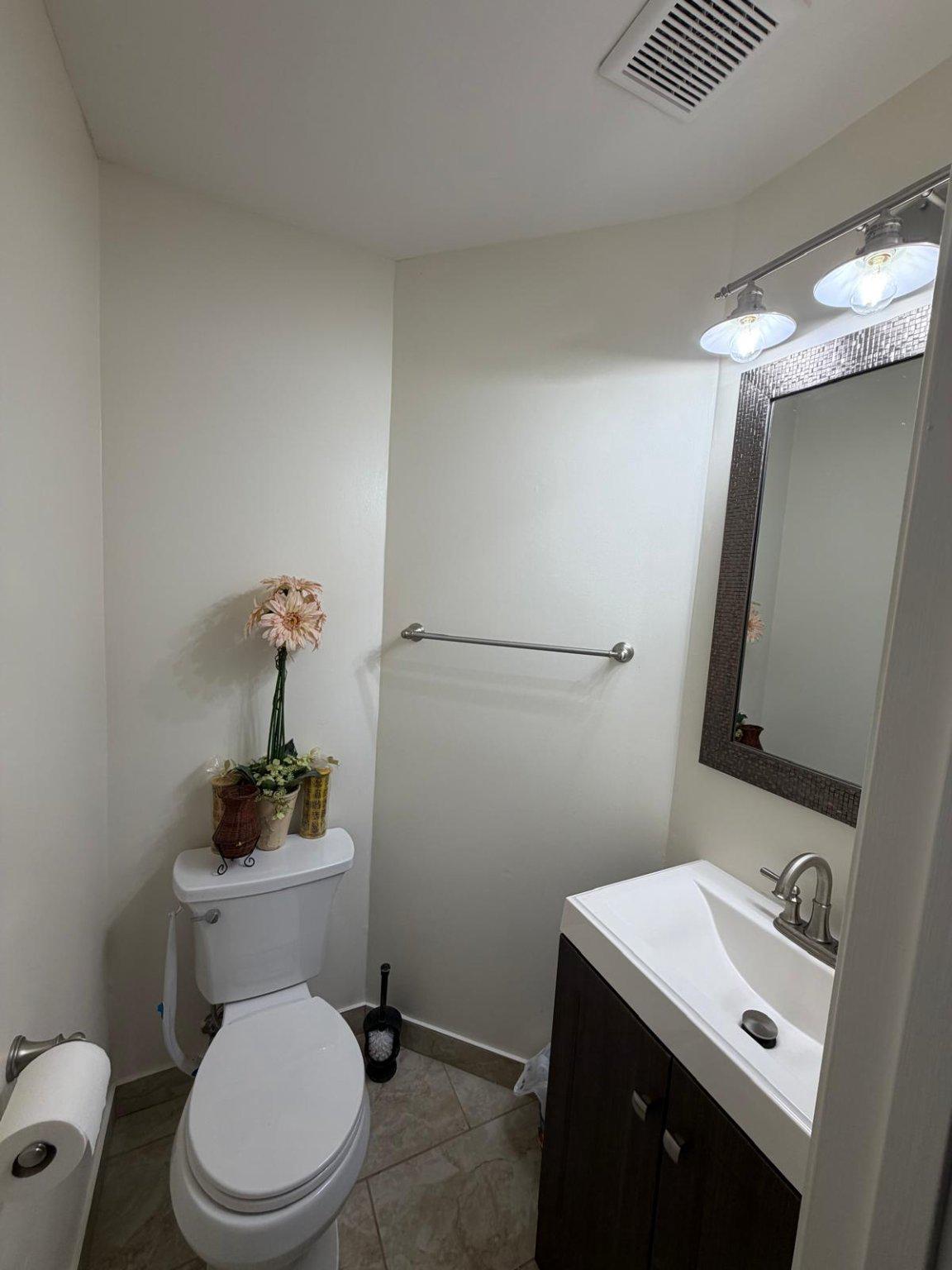 111 Connery Terrace Southwest Leesburg, VA 20175 - Photo 3 of 21 Main level half bathroom