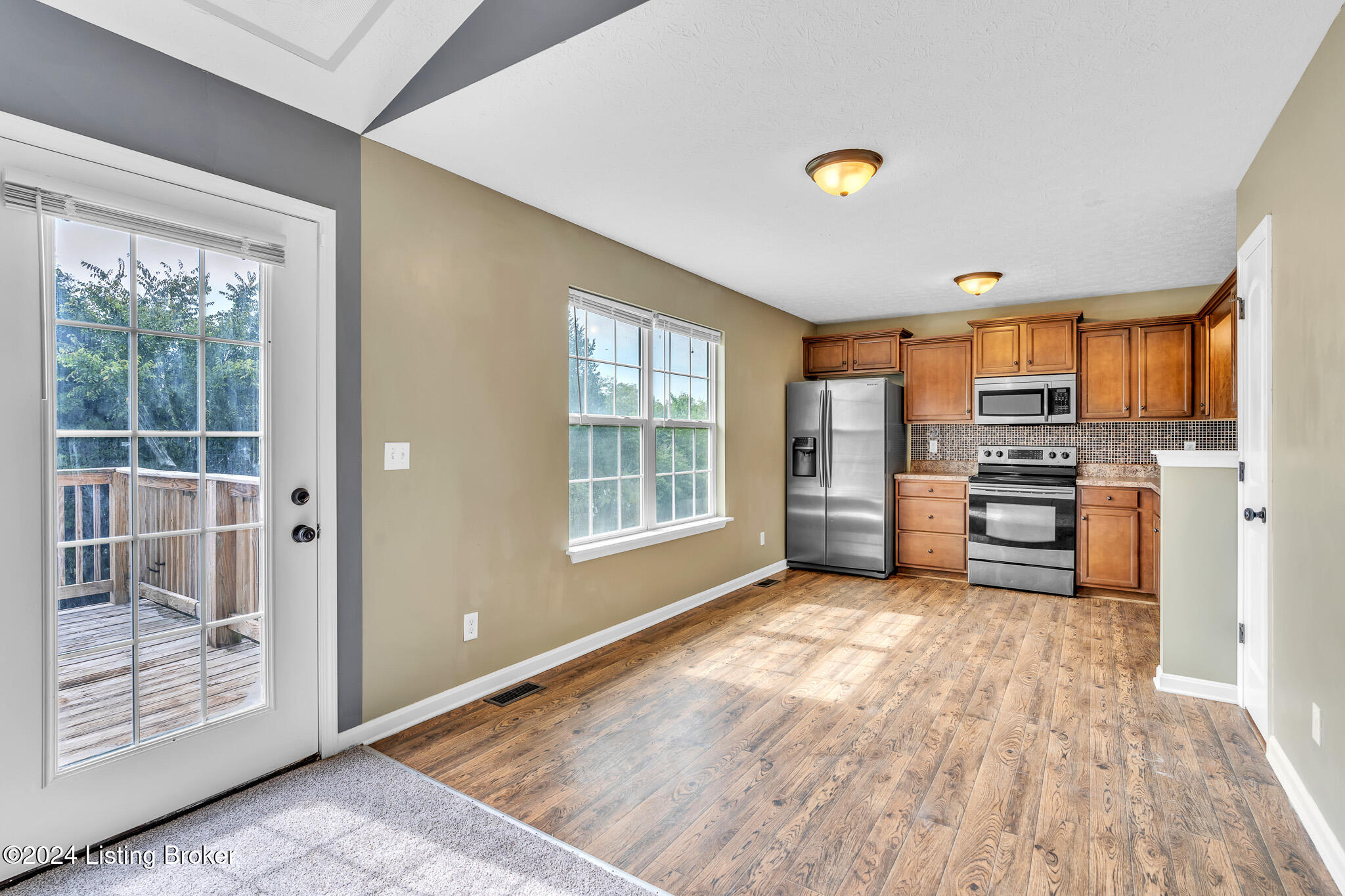 378 Madison Rae Boulevard Shepherdsville, KY 40165 - Photo 9 of 29 View of eat-in kitchen