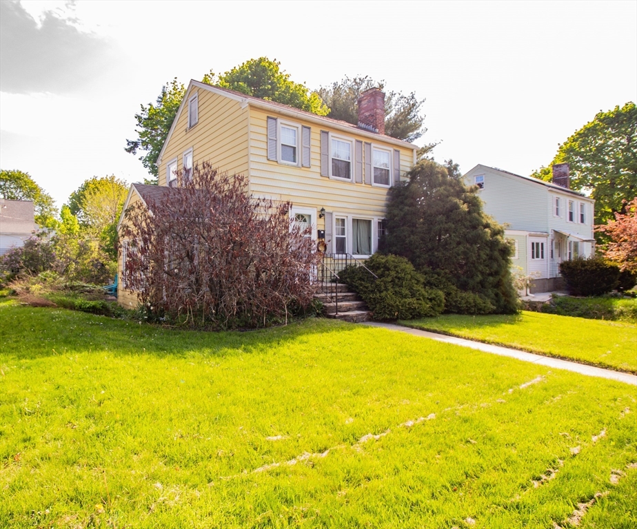 238 May Street Worcester, MA 01602 - Photo 2 of 28