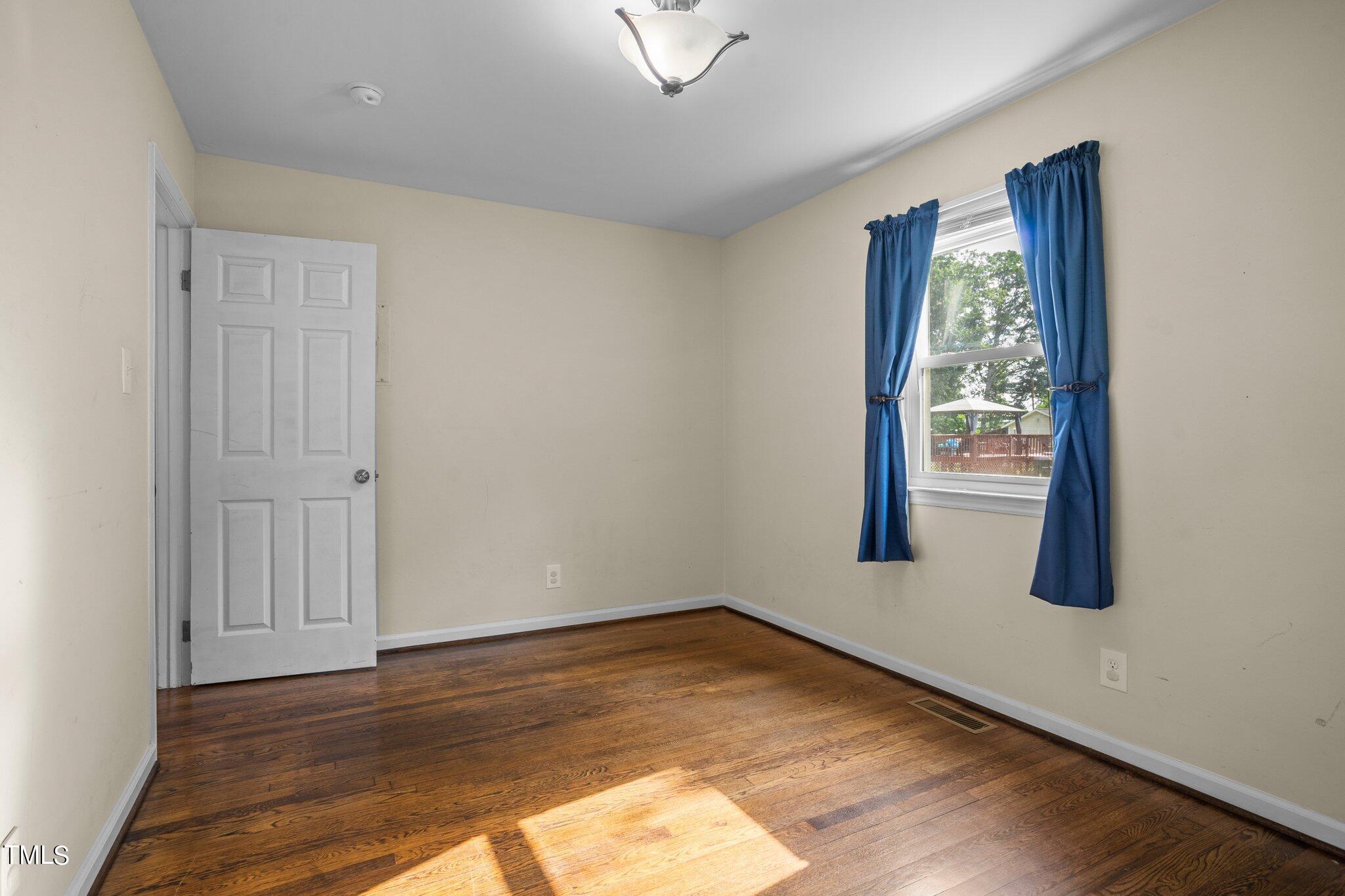 2425 Varner Road Greensboro, NC 27406 - Photo 18 of 35 21-web-or-mls-DSC07075