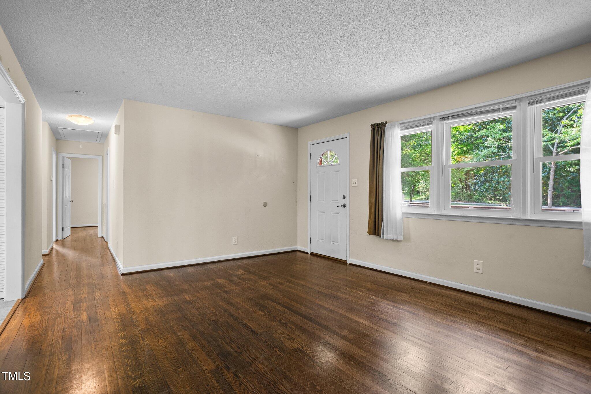 2425 Varner Road Greensboro, NC 27406 - Photo 10 of 35 30-web-or-mls-DSC07120
