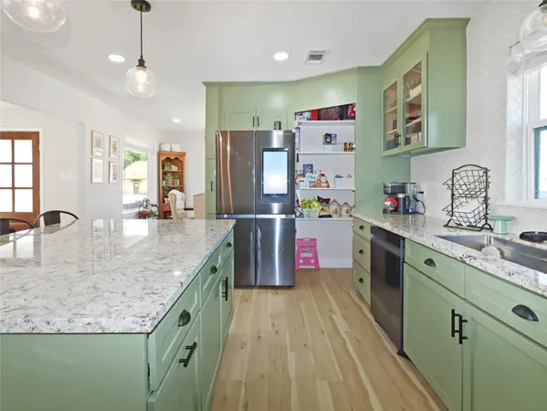 $337,500 | 4219 Frost Street, Santa Fe, TX 77517