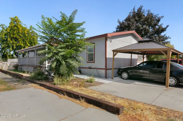 $145,000 | 7610 West Nob Hill Boulevard, Unit 42, Yakima, WA 98908