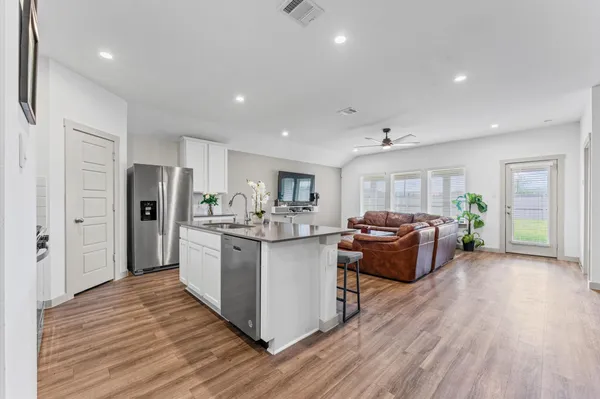 $310,000 | 903 Curly Angora Court, Rosharon, TX 77583