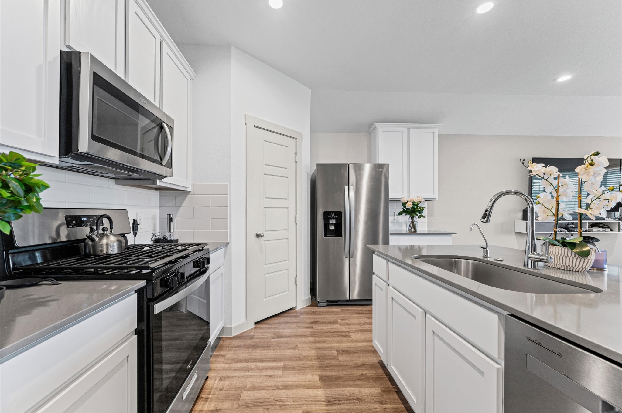 903 Curly Angora Court Rosharon, TX 77583 - Photo 15 of 30 Refrigerator included!