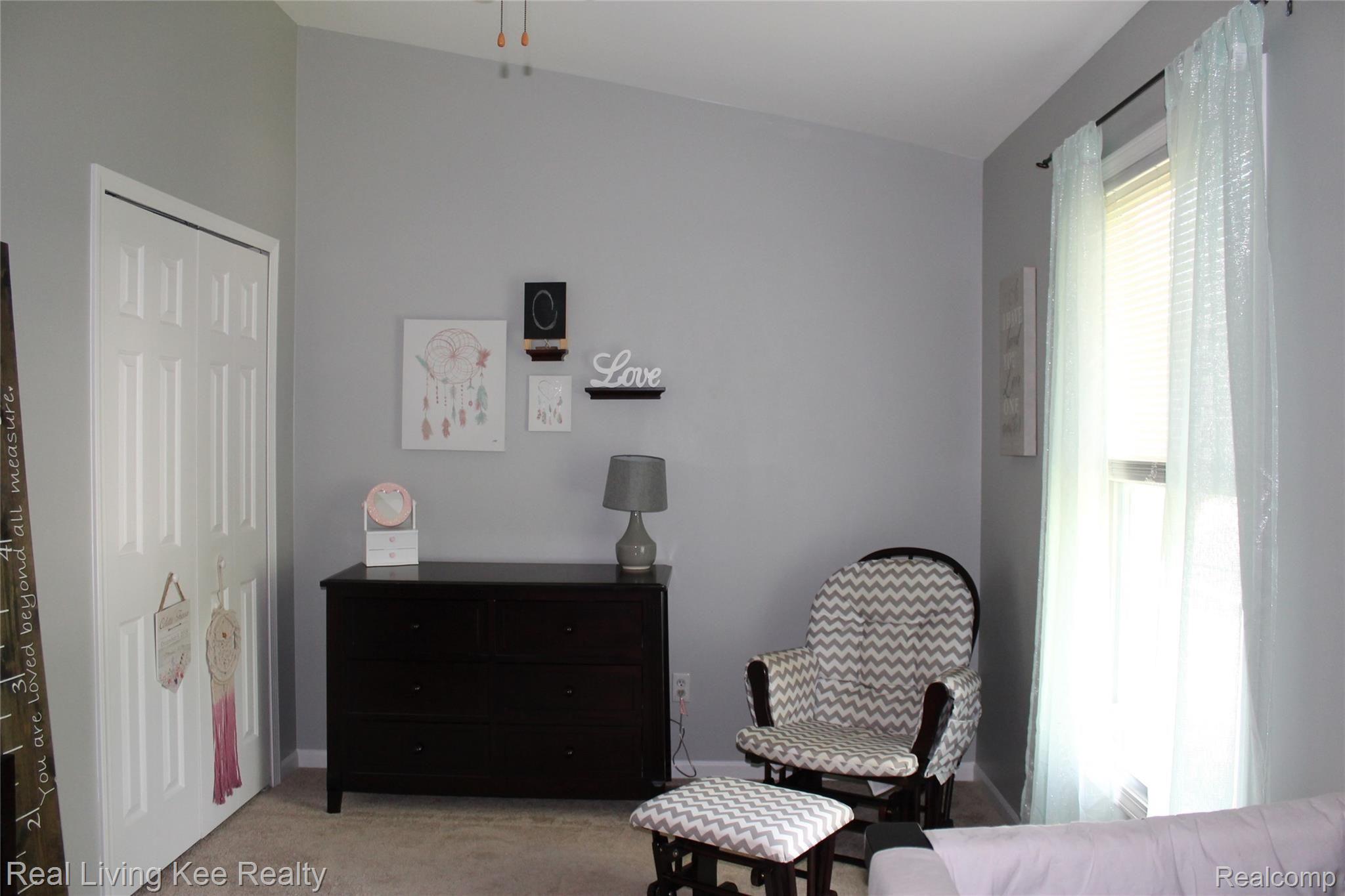 2674 Simpson Drive Rochester, MI 48309 - Photo 22 of 35 IMG_4526.JPG