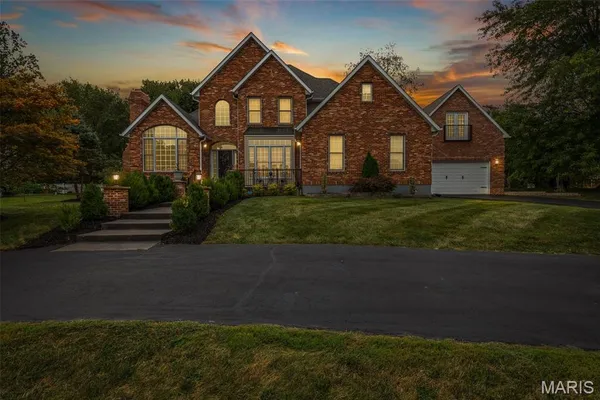 $649,500 | 420 Wellington Place, Farmington, MO 63640